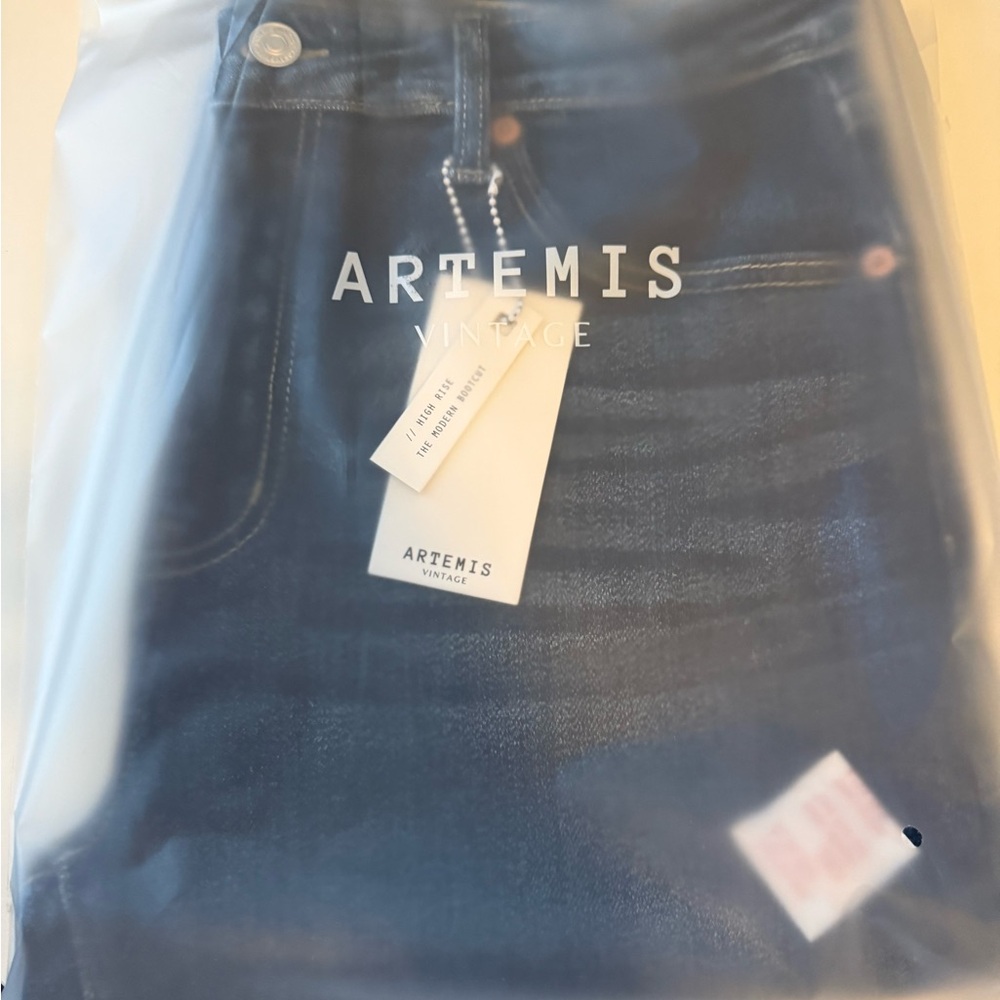 Artemis Vintage Bootcut Jeans - Picture 5 of 5